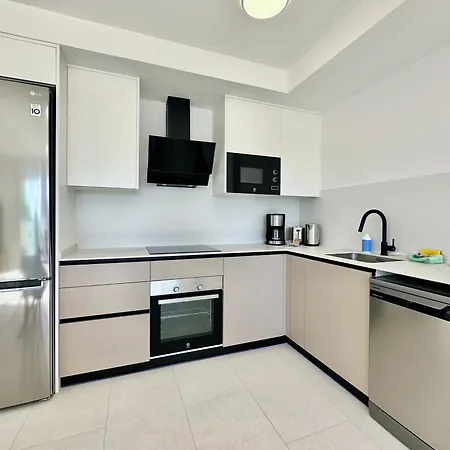 Clubrent - Silver Tower *