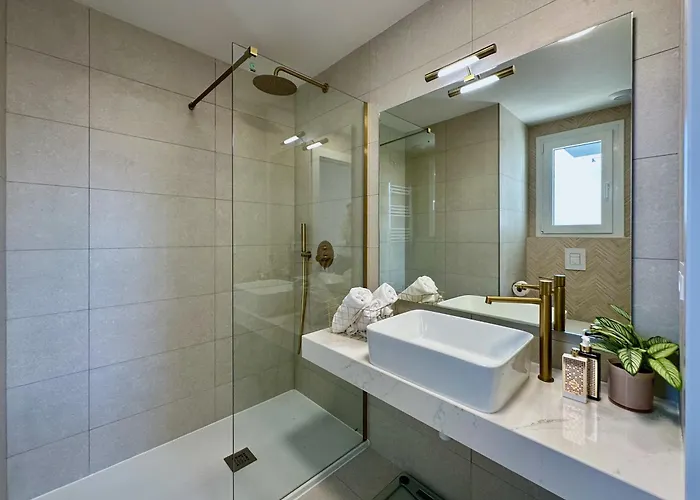 Clubrent - Silver Tower *