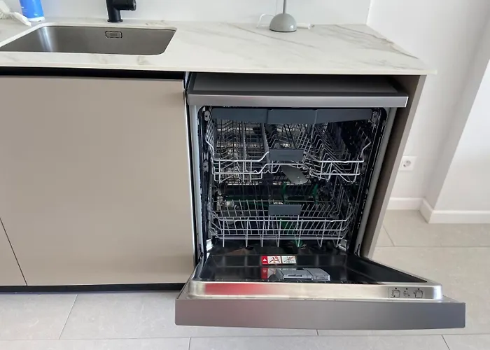 Clubrent - Silver Tower Apartment *