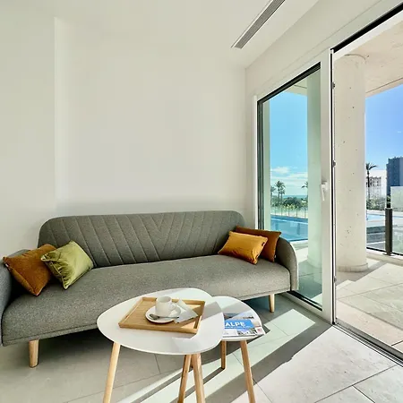 Clubrent - Silver Tower Apartment *