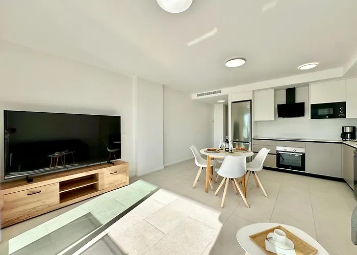 Clubrent - Silver Tower *